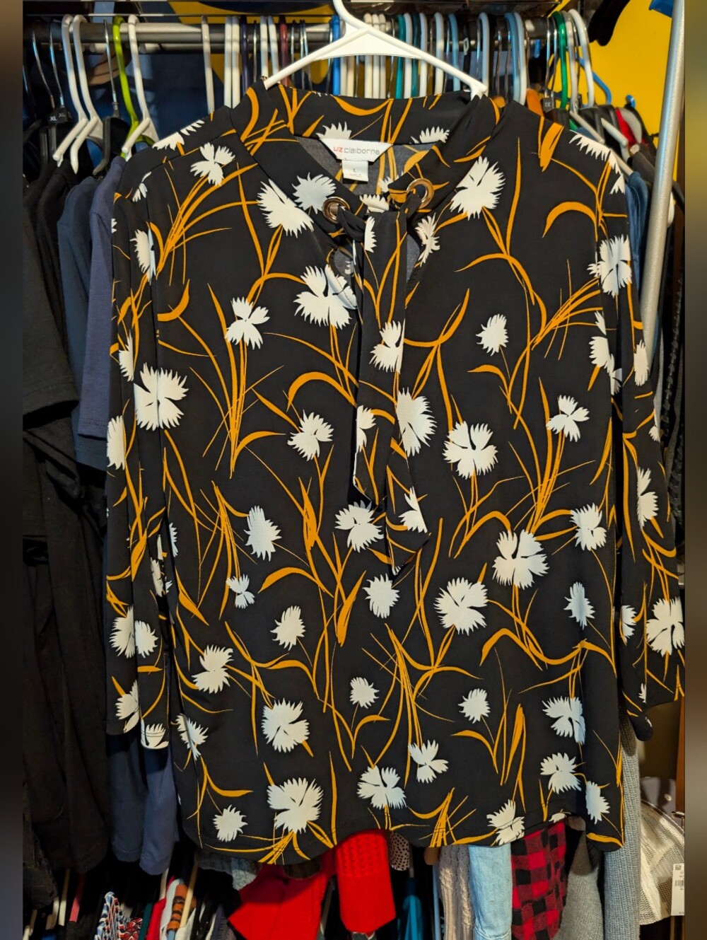 Liz Claiborne Black Floral Button-Front Shirt with Mustard Vines